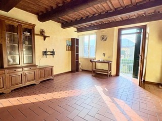Quadrilocale in Vendita a Lucca, zona Nozzano San Pietro, 155'000&euro;, 90 m², arredato
