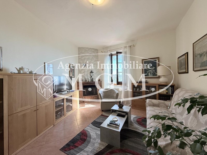 Trilocale in Vendita a Santa Maria a Monte, zona Montecalvoli Alto, 98'000&euro;, 85 m², arredato