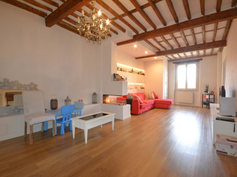 Appartamento in Vendita a Lucca, 530'000&euro;, 140 m²