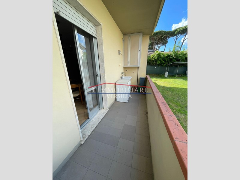 Appartamento in Vendita a Montignoso, zona Cinquale, 440'000&euro;, 110 m², arredato