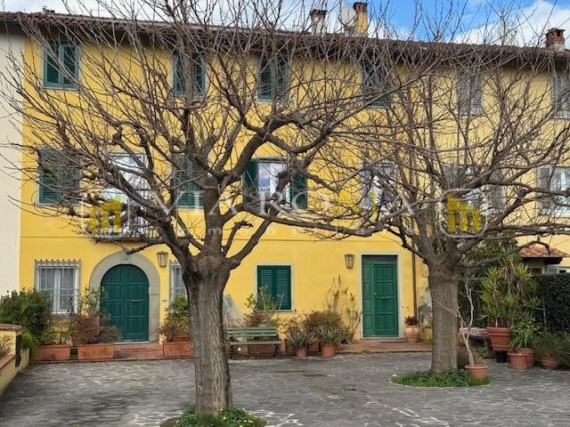 Appartamento in Vendita a Capannori, zona Lammari, 300'000&euro;, 120 m², arredato