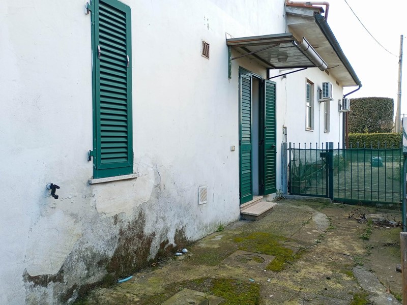 Trilocale in Vendita a Montopoli in Val d'Arno, zona Angelica, 78'000&euro;, 55 m²