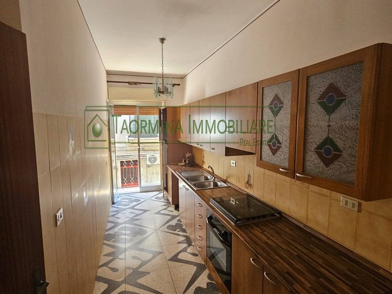 Appartamento in Vendita a Gaggi, 76'000&euro;, 112 m²