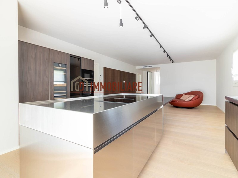 Attico in Vendita a Montebelluna, 690'000&euro;, 175 m²
