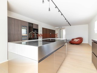 Attico in Vendita a Montebelluna, 690'000&euro;, 175 m²