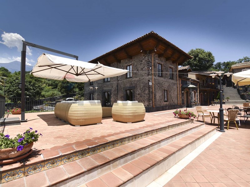 Appartamento in Vendita a Zafferana Etnea, 8000 m²