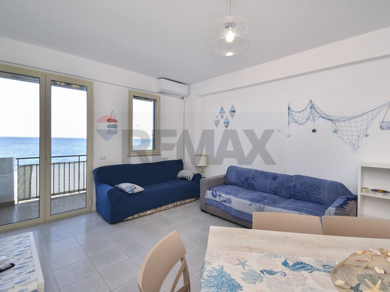 Trilocale in Vendita a Mascali, 185'000&euro;, 93 m²