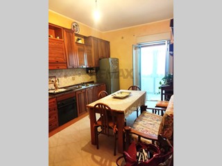 Quadrilocale in Vendita a Aci Catena, 125'000&euro;, 140 m²