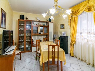 Quadrilocale in Vendita a Catania, 68'000&euro;, 104 m²