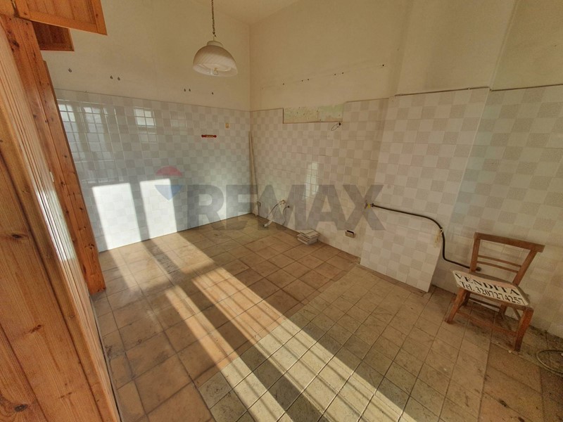 Bilocale in Vendita a Caltagirone, 26'000&euro;, 65 m²