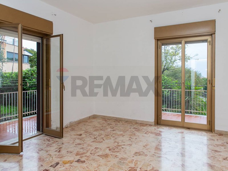 Appartamento in Vendita a Sant'Agata li Battiati, 150'000&euro;, 118 m²