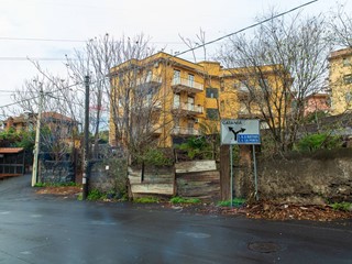 Appartamento in Vendita a Sant'Agata li Battiati, 150'000&euro;, 118 m²