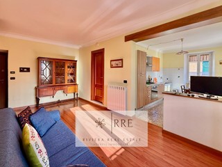 Trilocale in Vendita a Pieve di Teco, 80'000&euro;, 65 m²