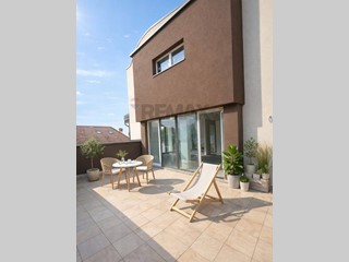 Attico in Vendita a Cornate d'Adda, 250'000&euro;, 146 m²