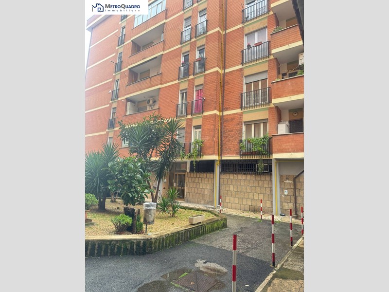 Trilocale in Vendita a Roma, 219'000&euro;, 100 m²