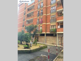 Trilocale in Vendita a Roma, 219'000&euro;, 100 m²