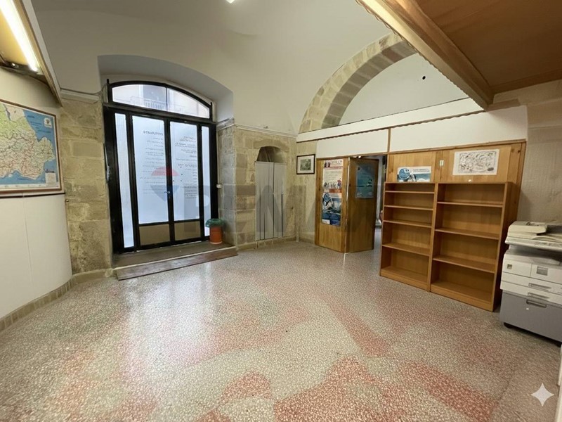 Bilocale in Vendita a Trani, 85'000&euro;, 77 m²