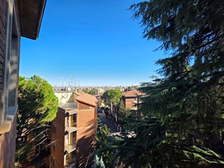 Attico in Vendita a Bologna, 560'000&euro;, 155 m², arredato, con Box