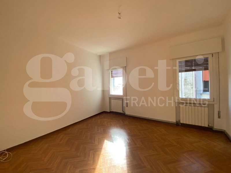 Quadrilocale in Vendita a Rovigo, 140'000&euro;, 145 m²