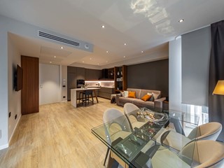 Bilocale in Affitto a Milano, 2'400&euro;, 85 m², arredato