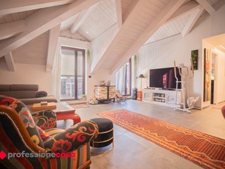 Appartamento in Vendita a Pinerolo, 390'000&euro;, 175 m²