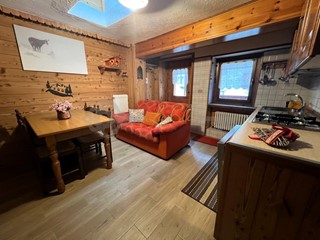 Trilocale in Affitto a Courmayeur, zona Centro, 40 m², arredato