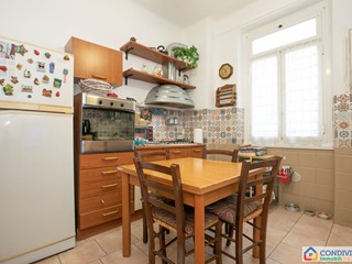 Appartamento in Vendita a Genova, zona Marassi, 99'000&euro;, 85 m²