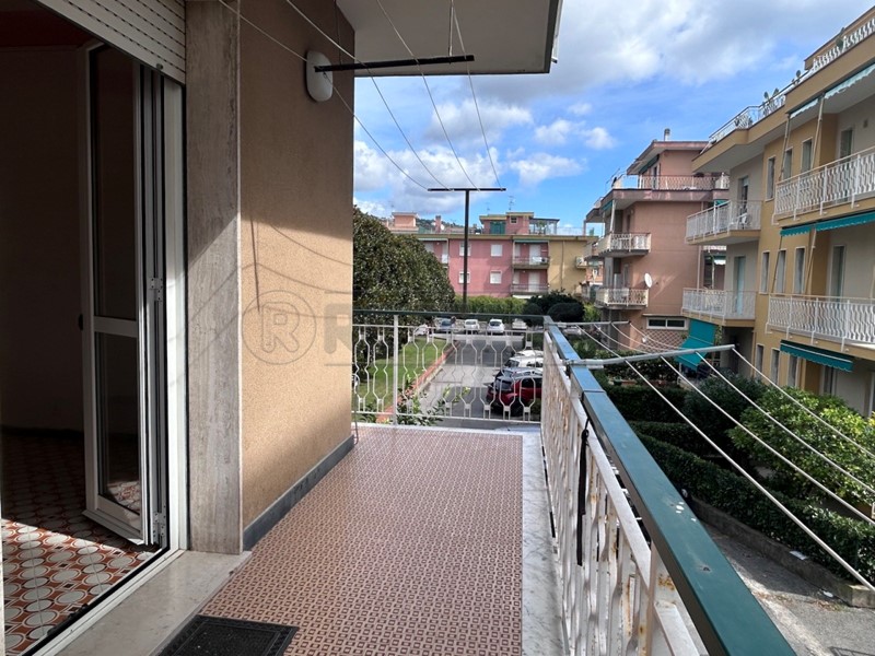 Appartamento in Vendita a Pietra Ligure, 270'000&euro;, 77 m², con Box