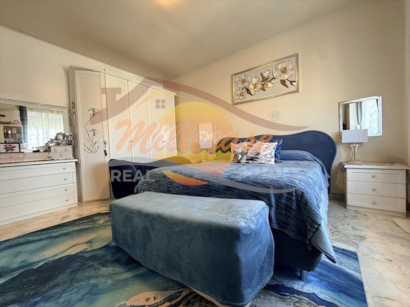 Appartamento in Vendita a Siracusa, zona Panagia, 128'000&euro;, 150 m²