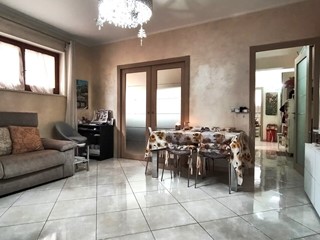 Bilocale in Vendita a Catania, 89'000&euro;, 75 m²