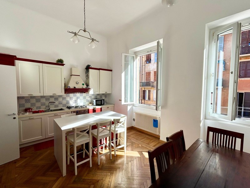 Appartamento in Affitto a Genova, zona San Fruttuoso, 950&euro;, 109 m², arredato