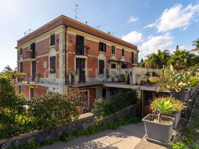 Appartamento in Vendita a Aci Castello, 190'000&euro;, 147 m²