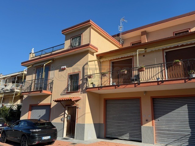 Appartamento in Vendita a Pietra Ligure, 750'000&euro;, 300 m², con Box