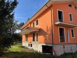 Appartamento in Vendita a Anagni, 360'000&euro;, 940 m², con Box