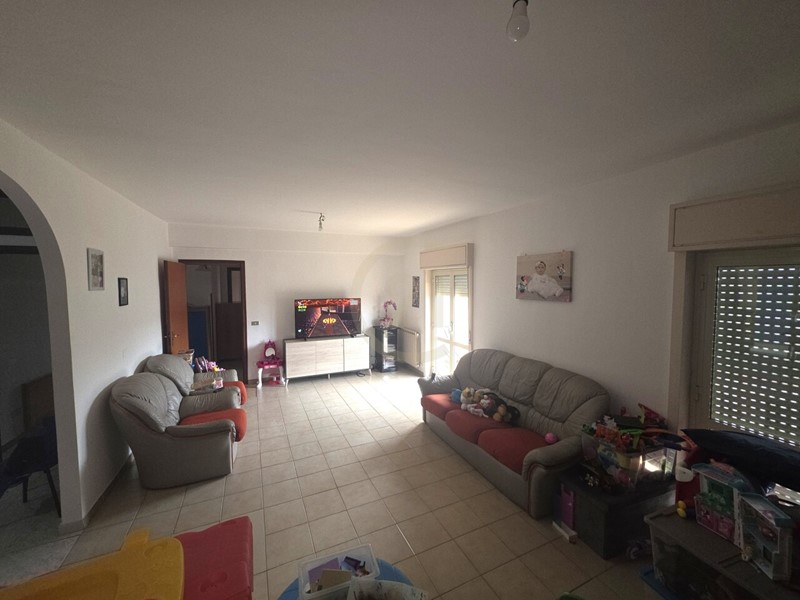 Appartamento in Vendita a Naso, zona Cresta, 80'000&euro;, 120 m², arredato, con Box