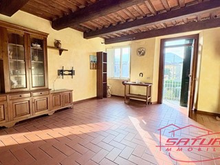 Quadrilocale in Vendita a Lucca, zona Nozzano San Pietro, 155'000&euro;, 90 m², arredato