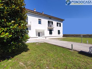 Appartamento in Vendita a Forte dei Marmi, 650'000&euro;, 70 m²