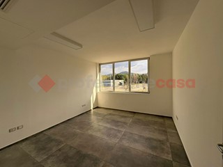 Appartamento in Vendita a Caserta, 1800 m²