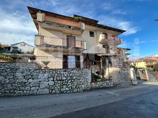 Trilocale in Vendita a Alvignano, 130'000&euro;, 91 m², con Box