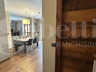 Attico in Vendita a Bardonecchia, 290'000&euro;, 110 m², arredato, con Box