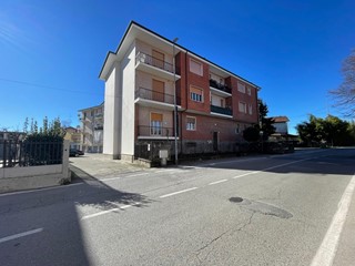 Quadrilocale in Vendita a Bra, 160'000&euro;, 115 m², con Box