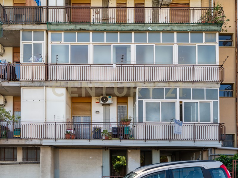 Appartamento in Vendita a Catania, 125'000&euro;, 147 m²