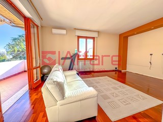 Attico in Vendita a Buggiano, 249'000&euro;, 170 m², con Box