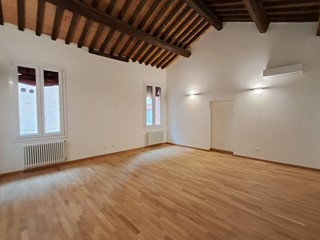 Quadrilocale in Affitto a Ferrara, 1'350&euro;, 134 m²