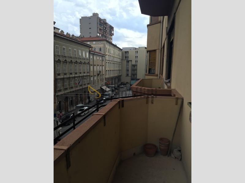 Appartamento in Affitto a Trieste, zona Coroneo, 1'500&euro;, 170 m², arredato