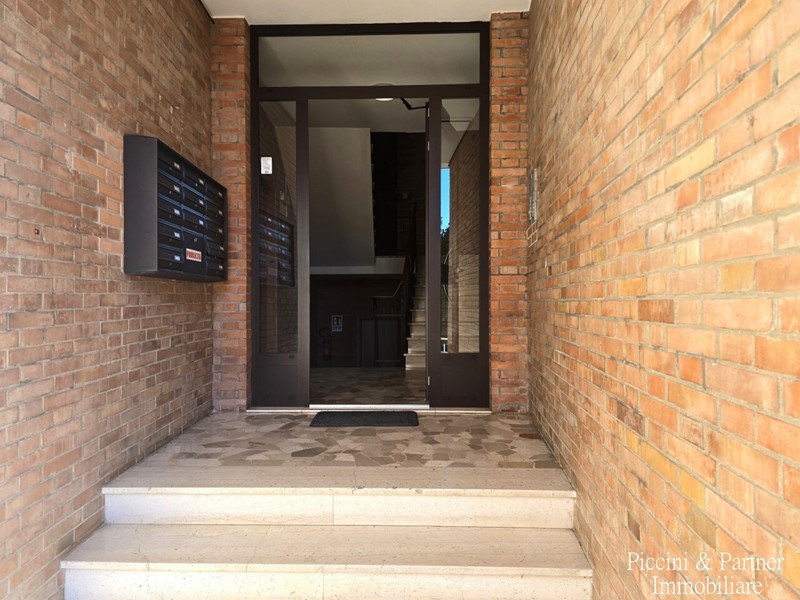 Appartamento in Vendita a Perugia, zona Elce, 150'000&euro;, 102 m², con Box