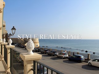 Trilocale in Affitto a Siracusa, zona Ortigia, 1'300&euro;, 93 m², arredato