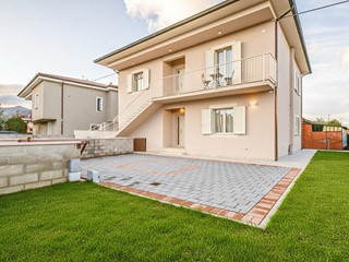 Quadrilocale in Vendita a Bientina, 315'000&euro;, 140 m²