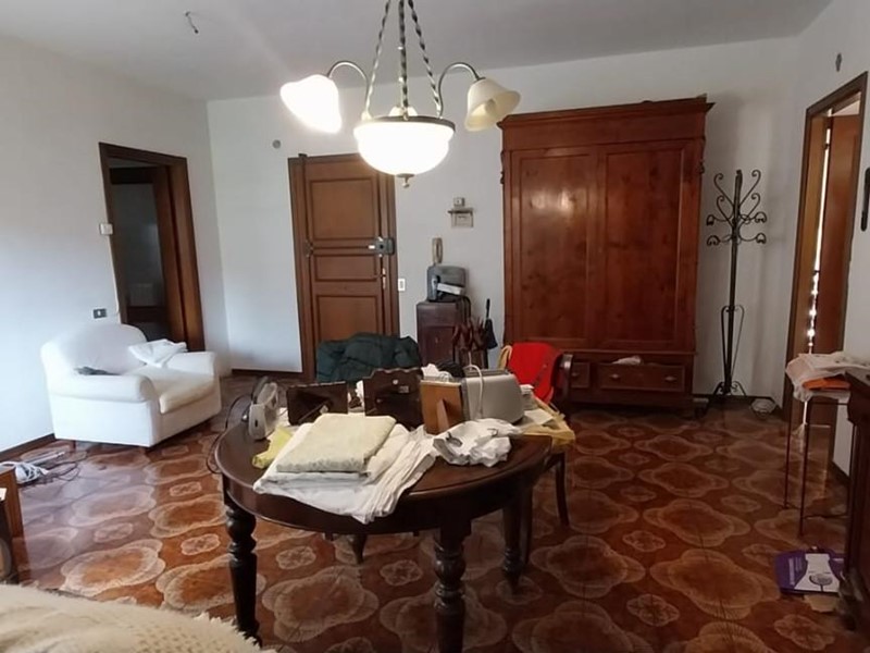 Quadrilocale in Vendita a Calci, 250'000&euro;, 85 m², con Box