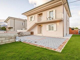 Quadrilocale in Vendita a Bientina, 315'000&euro;, 140 m²